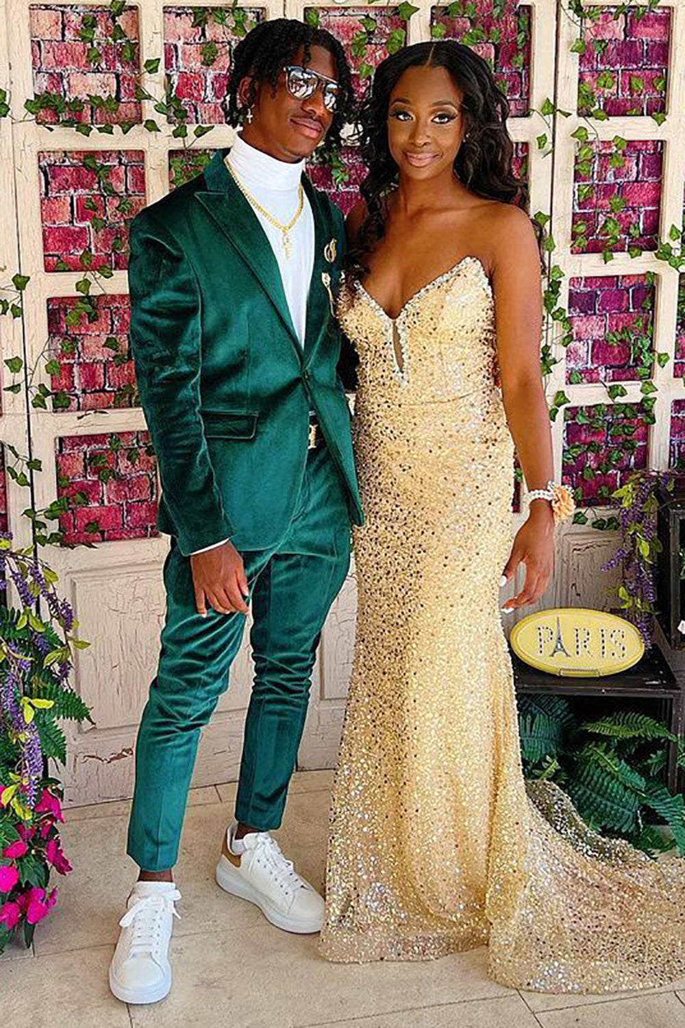 Men's Dark Green Sparkly 2-Piece Notched Lapel One Button Prom Suits