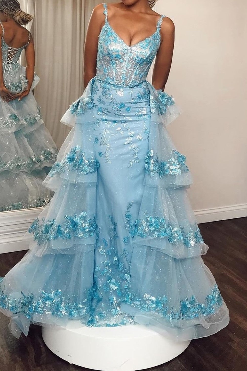 Luxurious Spaghetti Straps Mermaid Long Glitter Prom Dress With Detachable Train